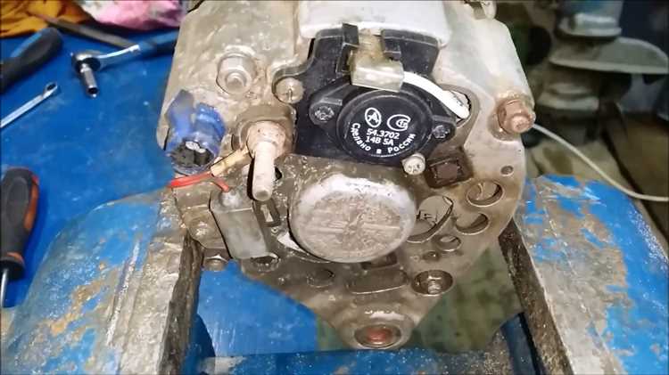 Ослабление и снятие приводного ремня генератора