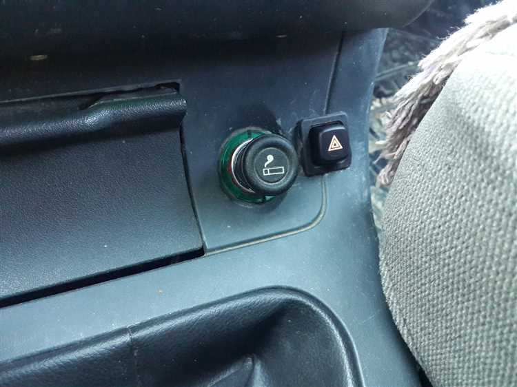 Как снять кнопку аварийки на ваз 2110