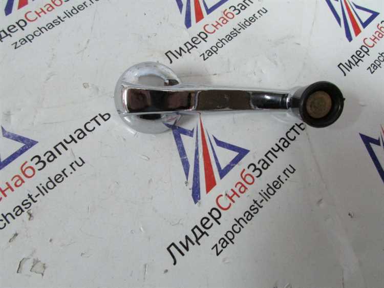 Подготовка к снятию ручки стеклоподъемника