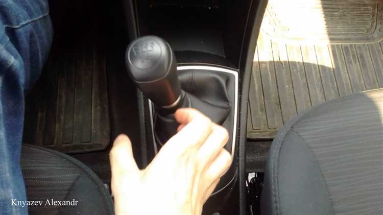 Как правильно расположить рычаг коробки передач для включения задней передачи