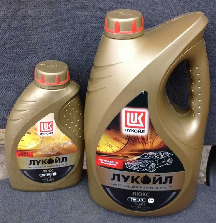 Стандартно для Луаз применяют масла с вязкостью 15W-40 или 20W-50. Первое число (например, 15 или 20) указывает на способность масла оставаться жидким при низких температурах. Чем меньше это число, тем лучше масло будет работать на холоде, что важно для запусков в зимний период. Второе число (40 или 50) характеризует вязкость масла при высоких температурах, определяя его способность не терять свои смазывающие свойства при нагреве двигателя.