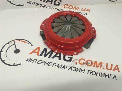 undefinedFenox</strong> предлагает комплекты от <em>4 500 рублей</em>. Привлекает ценой, но часто требует более ранней замены. Рекомендуется проверка комплектации перед установкой – возможны несоответствия по нажимному диску.»></p>
<p><strong>АвтоВАЗ</strong> (оригинал) – цена около <em>6 000 рублей</em>. Надежен при условии корректной установки. Совместим со всеми штатными элементами трансмиссии.</p>
<p>При выборе стоит учитывать условия эксплуатации и техническое состояние коробки передач. Для длительного ресурса предпочтительнее бренды <strong>Sachs</strong> и <strong>LUK</strong>. Для экономии – <strong>Trialli</strong> и <strong>Fenox</strong>, но с оговорками по качеству.</p>
<h2>Как меняется цена сцепления ВАЗ 2112 в зависимости от комплектации</h2>
<p><img decoding=