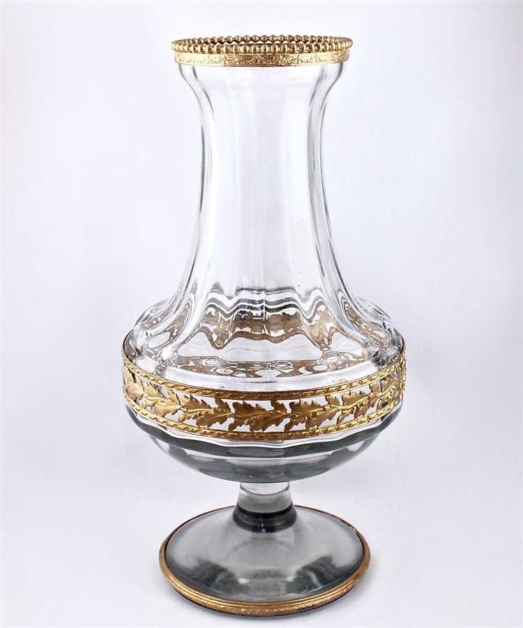 Что важно учитывать при покупке хрустальной вазы для подарка?