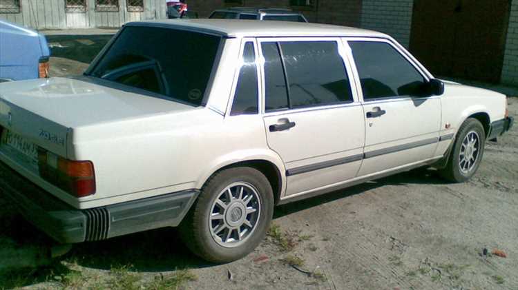 Как использовать соцсети для поиска владельцев, продающих Volvo 740 универсал