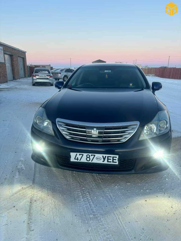Где купить toyota crown с левым рулем