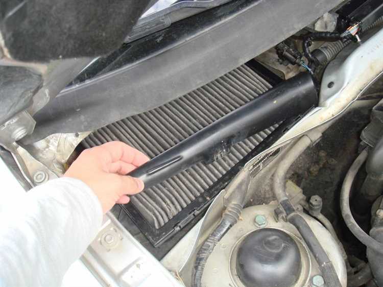 Какой крепеж нужно снять для открытия крышки фильтра
