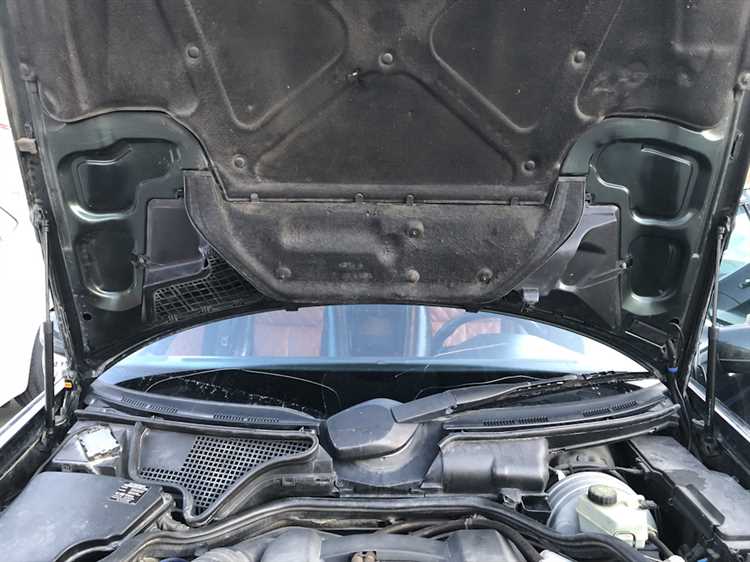 Как открыть капот mercedes w202 Как открыть капот mercedes w202