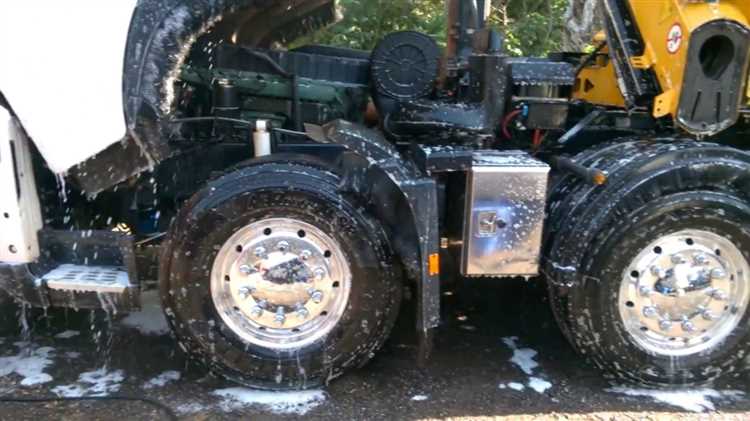 Как подготовить Volvo FN12 к ремонту шкворней