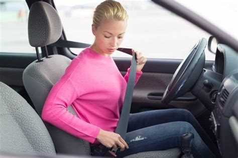 Как переводится wear a seat belt