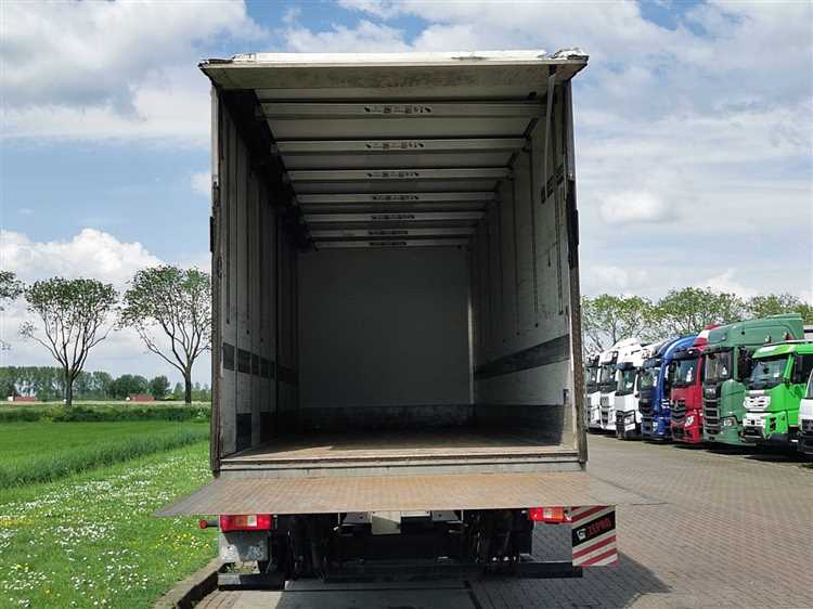 Использование Android-приложений на дисплее Volvo FM 330