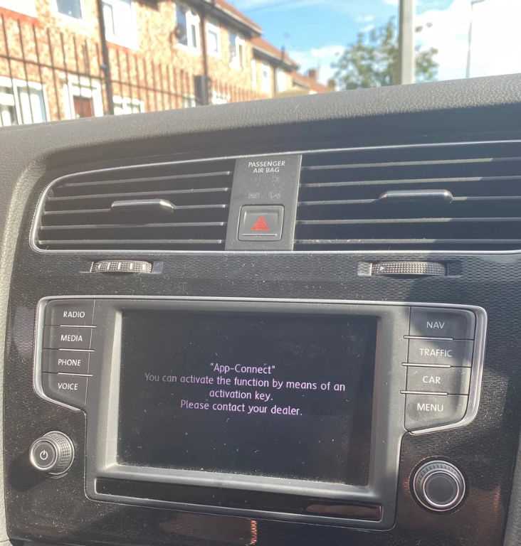 Обновления системы Volkswagen для улучшения работы CarPlay