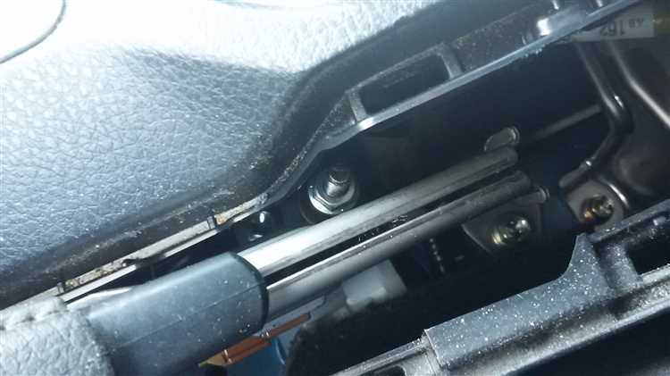 Как подтянуть ручник toyota camry