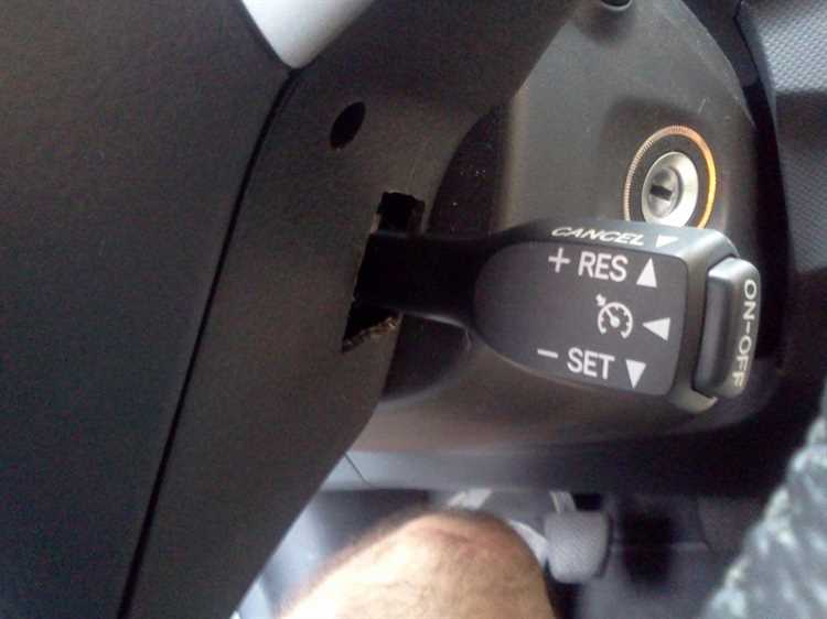 Как поменять кожух кпп на toyota auris