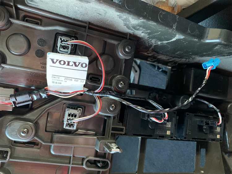 Как программируется пульт охранной сигнализации volvo fh4