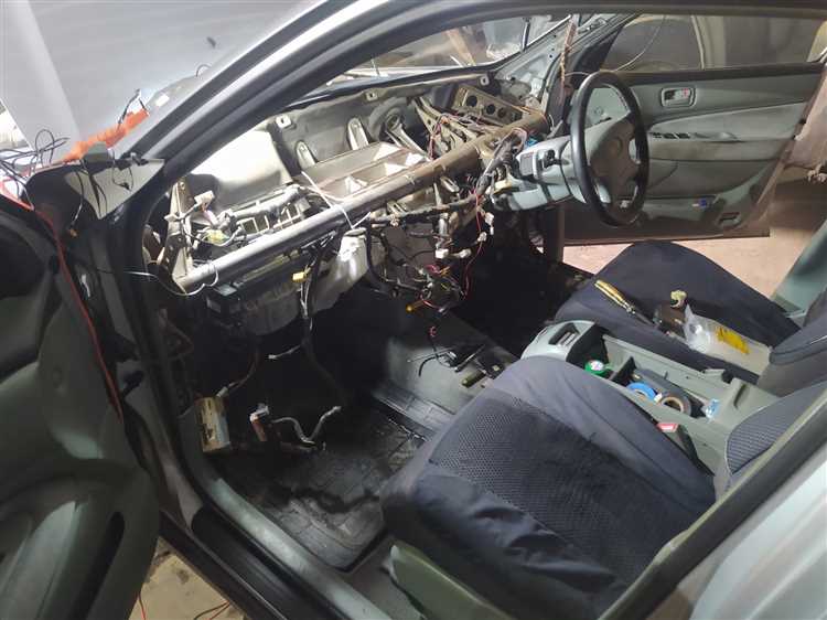 Где находится ЭБУ в Toyota Vista SV32 и как до него добраться