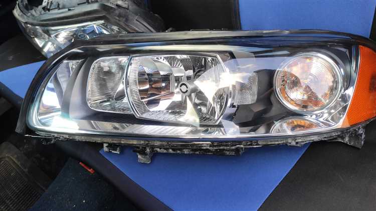 Где находятся крепления фар на Volvo S60 и как их открутить