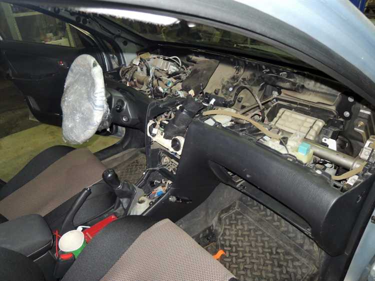 Как снять пружину на зеркало toyota corolla