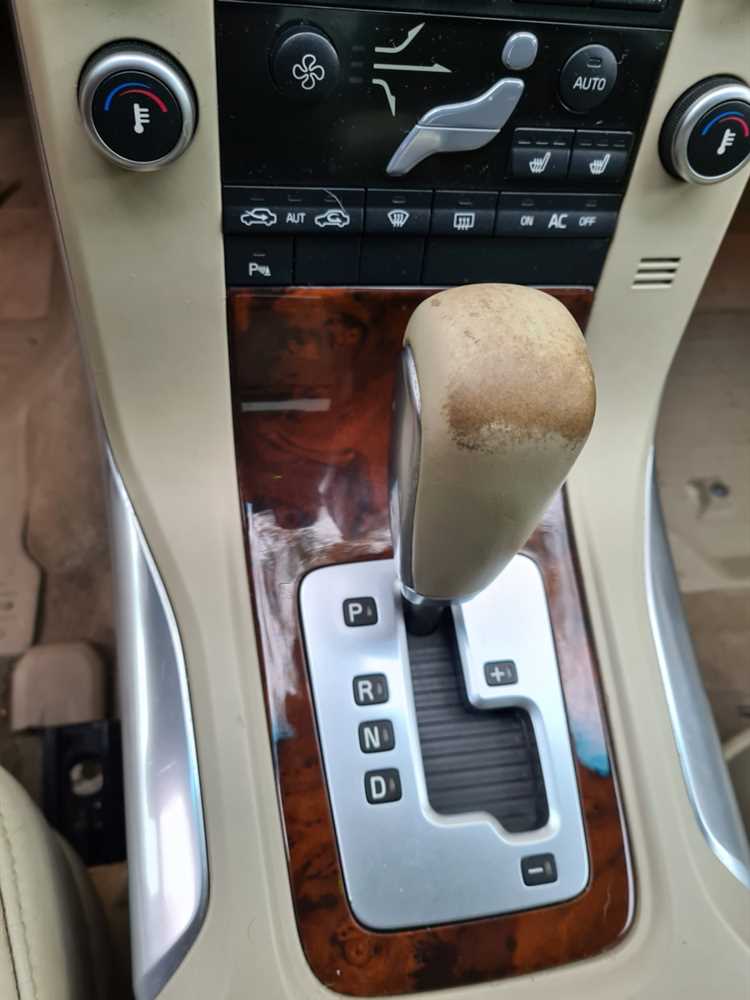 Как снять ручку водительской двери volvo s80