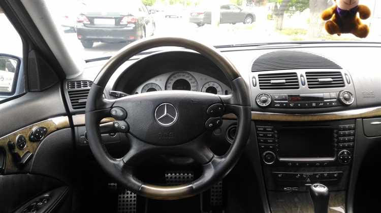 Как снять руль mercedes w202