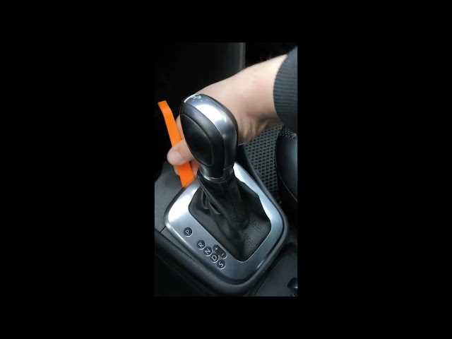 Удаление обивки руля и скрытых креплений