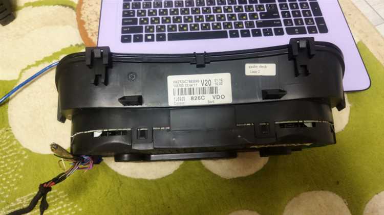 Особенности снятия щитка приборов с учетом возрастных повреждений