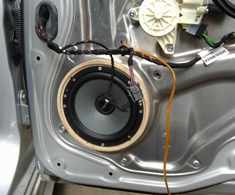 Как снять штатную акустику mercedes