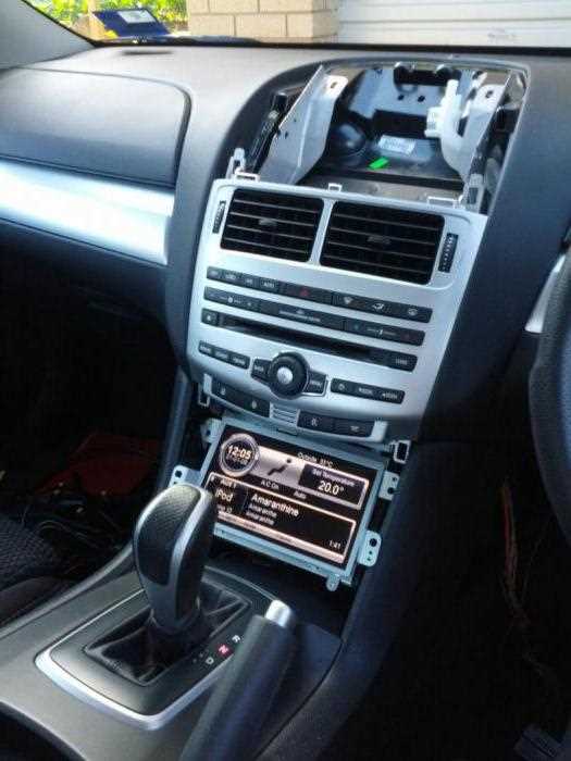 Как отключить проводку магнитолы Mercedes W245