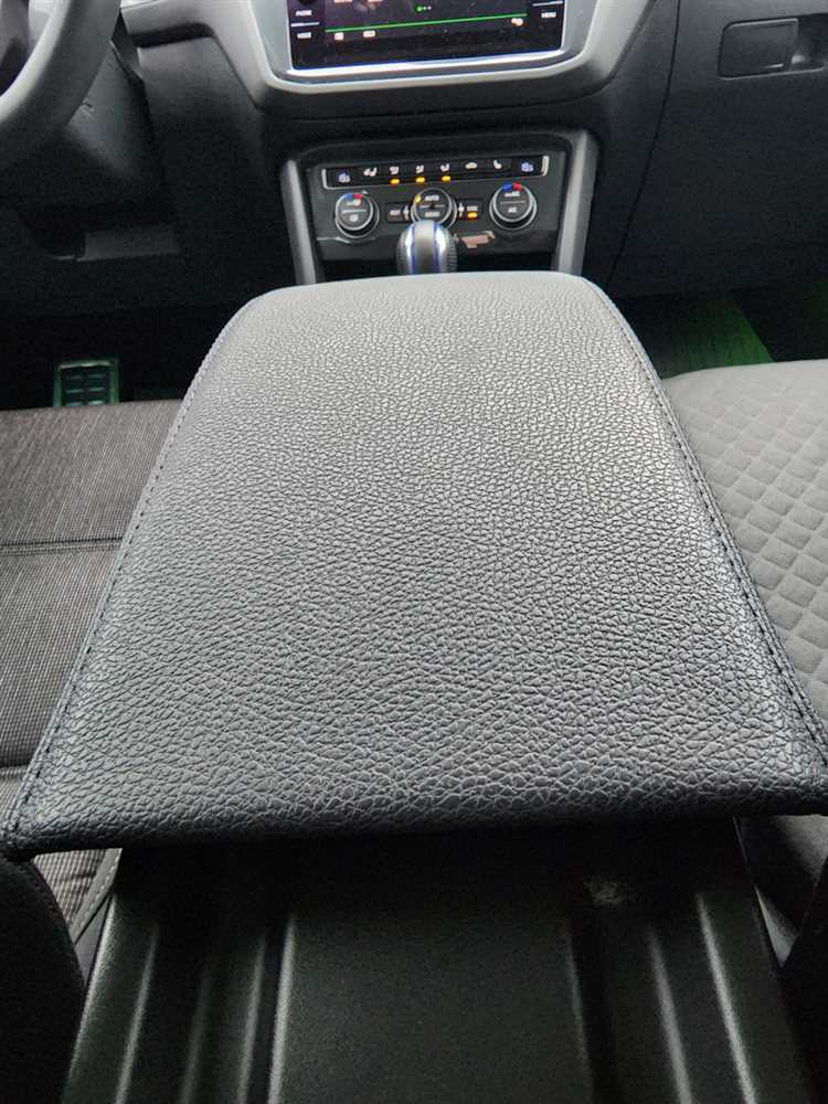 Выбор накладных подлокотников для Volkswagen Tiguan