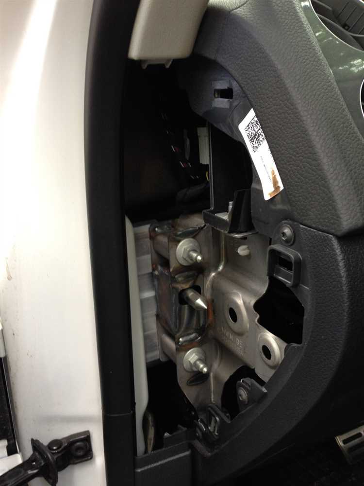 Как правильно снять обивку сиденья для установки подлокотников