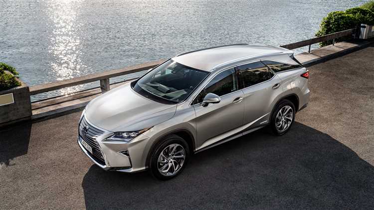 Как работает мультимедийная система Lexus?