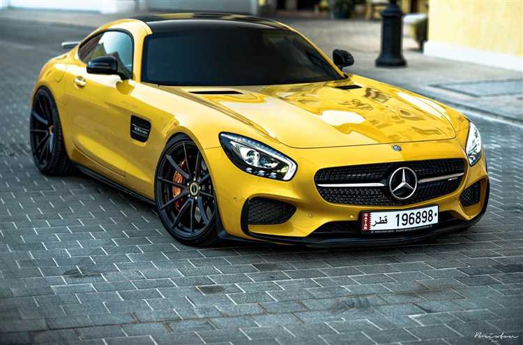 Как выглядит mercedes желтый