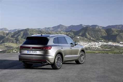 Какие элементы придают Touareg премиальный облик