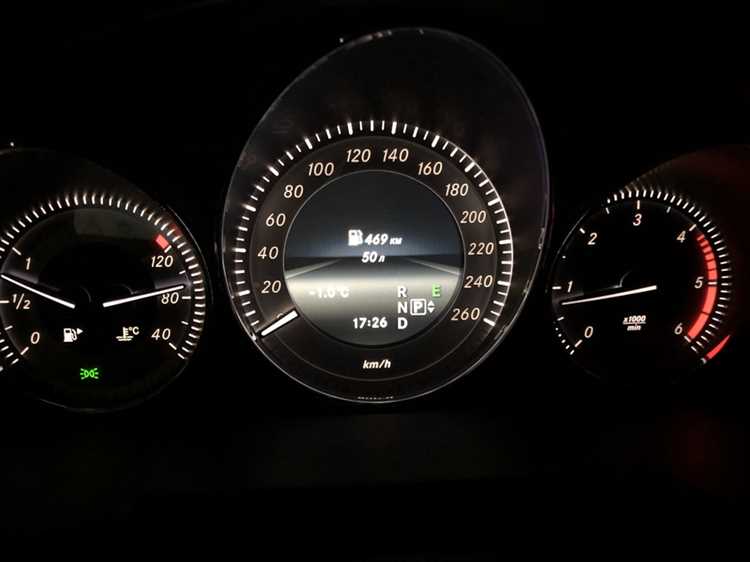 Как включить aux mercedes glk x204