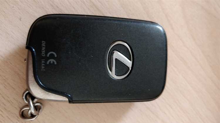 Какая батарейка подходит для ключа Lexus