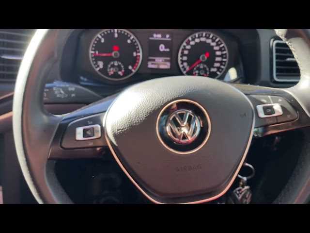 Установка новой лампочки стоп сигнала в Volkswagen Amarok