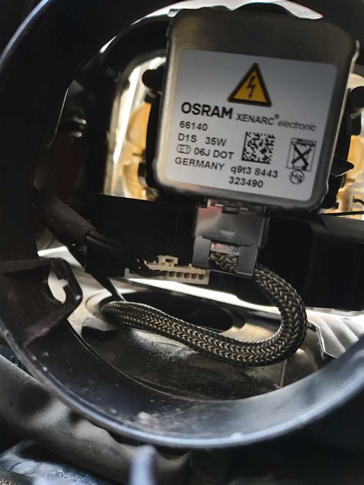 Как правильно установить ксеноновые лампы на Volvo S60 2008 года