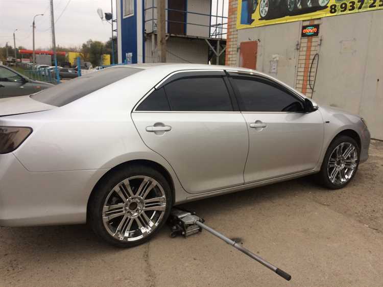 Какие характеристики летней резины оптимальны для Toyota Corolla XI