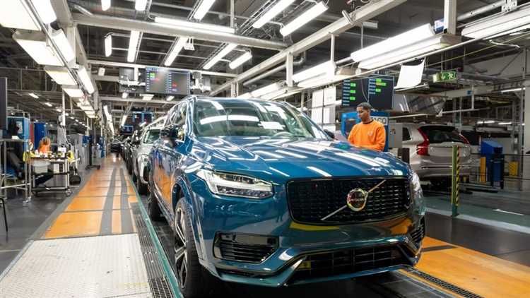 Какая компания владеет брендом Volvo Cars в 2025 году