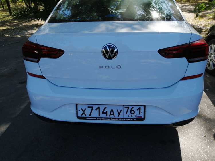 Где находится штатное место для установки домкрата на Volkswagen Polo Liftback?