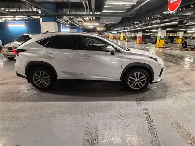 Как проверить уровень и состояние трансмиссионной жидкости на Lexus NX200