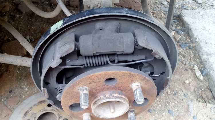 Почему задние колодки стучат toyota sprinter ae110