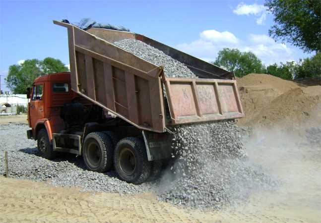 Сколько стоит КамАЗ щебня в ОбьГЭС в 2025 году по основным маркам