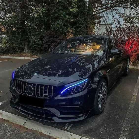Какие комплектации Mercedes AMG C63 доступны в 2025 году и как они влияют на цену?