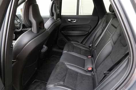 Особенности установки и демонтажа заднего дивана Volvo XC60