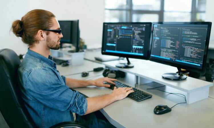 Разница доходов Java специалистов в зависимости от отрасли