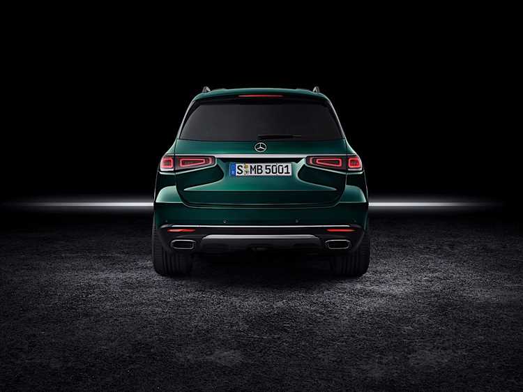 Чем отличается класс автомобилей GL и GLS в иерархии Mercedes-Benz