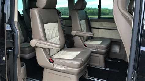 Как отличить Volkswagen Caravelle и Multivan по уровню комфорта и удобства в салоне
