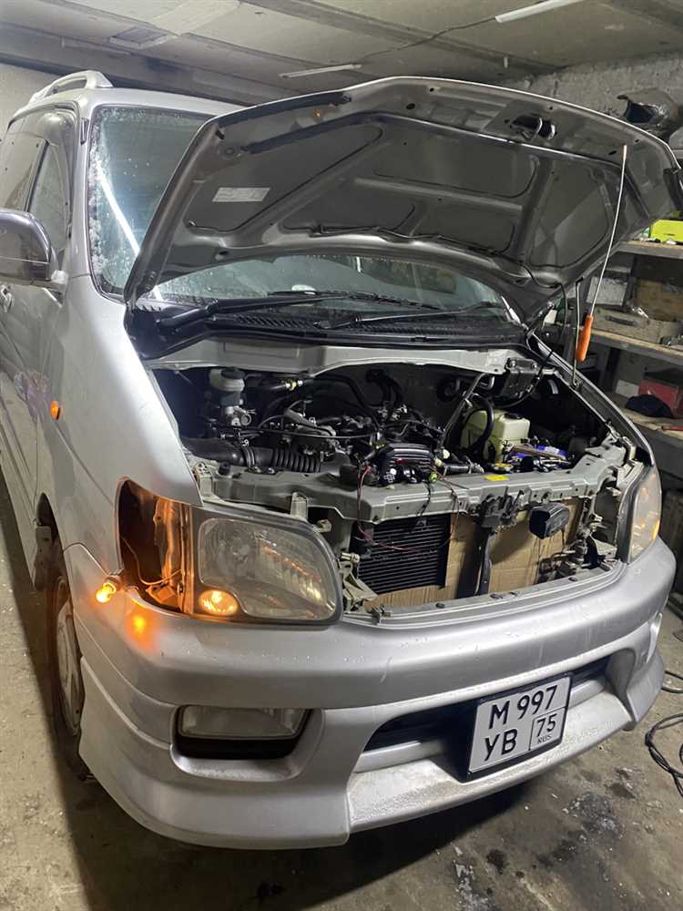 Сколько фреона заправлять toyota town ace noah