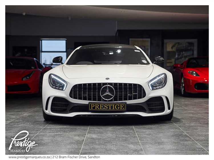 Стоимость страховки и ежегодного налога для владельцев Mercedes-AMG GT R