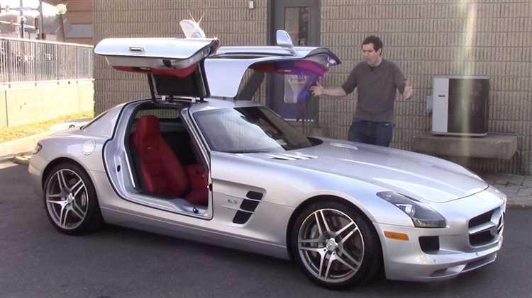 Разница в цене между купе и родстером Mercedes SLS